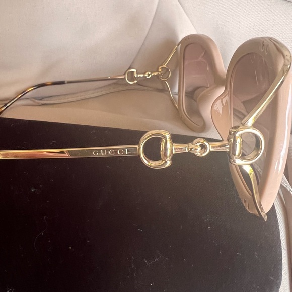 GUCCI NEW SUNGLASSES WITH CASE❤️‍🔥 - Picture 10 of 16